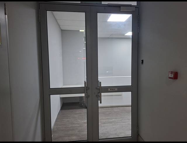 309M² OFFICE TO LET IN MAGALIESSIG